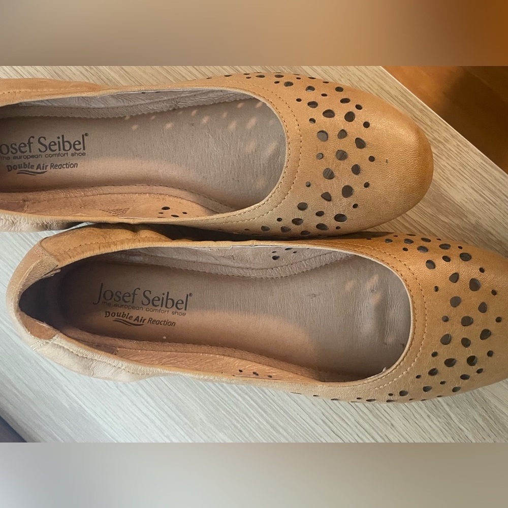 Josef Seibel ballet flats size 40
